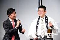 左から高橋俊宏統括編集長、前垣壽男氏。