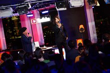 TAKURO「Journeywithout a map II」トーク＆アナログ盤先行試聴イベントの様子。（撮影：田辺佳子）