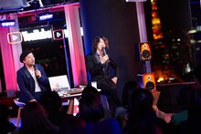 TAKURO「Journeywithout a map II」トーク＆アナログ盤先行試聴イベントの様子。（撮影：田辺佳子）