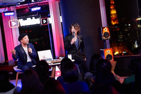 TAKURO「Journeywithout a map II」トーク＆アナログ盤先行試聴イベントの様子。（撮影：田辺佳子）