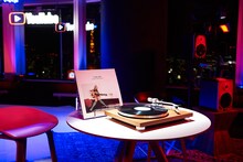 TAKURO「Journeywithout a map II」アナログ盤。（撮影：田辺佳子）