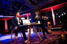 TAKURO「Journeywithout a map II」トーク＆アナログ盤先行試聴イベントの様子。（撮影：田辺佳子）