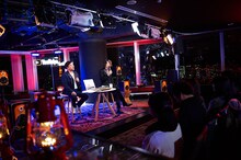 TAKURO「Journeywithout a map II」トーク＆アナログ盤先行試聴イベントの様子。（撮影：田辺佳子）