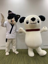 左からむぎ（猫）、ニッパー。