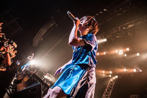 あゆみ(写真提供:SMEレコーズ)