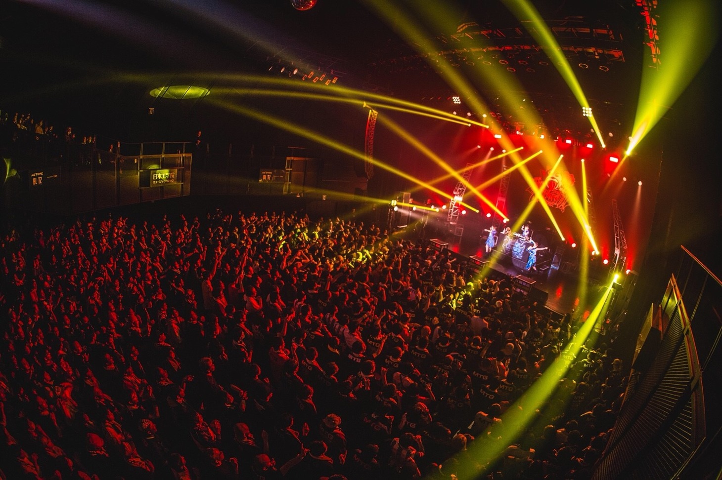 あゆみくりかまき「ボクらの熊魂2019～お前もまたぎにしてやろうか!!TOUR～」東京・マイナビBLITZ赤坂公演の様子。（写真提供：SMEレコーズ）