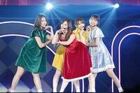 左から衛藤美彩、白石麻衣、松村沙友理、高山一実。