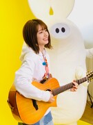 足立佳奈「はたらくうた」ミュージックビデオのワンシーン。