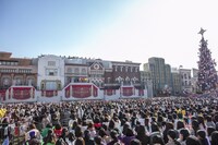 超特急のユニバーサル・スタジオ・ジャパンでのライブの様子。