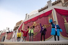 超特急のユニバーサル・スタジオ・ジャパンでのライブの様子。