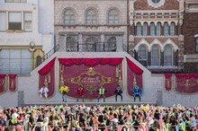 超特急のユニバーサル・スタジオ・ジャパンでのライブの様子。