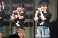 左から新メンバーの吉田優良里、吉澤悠華。