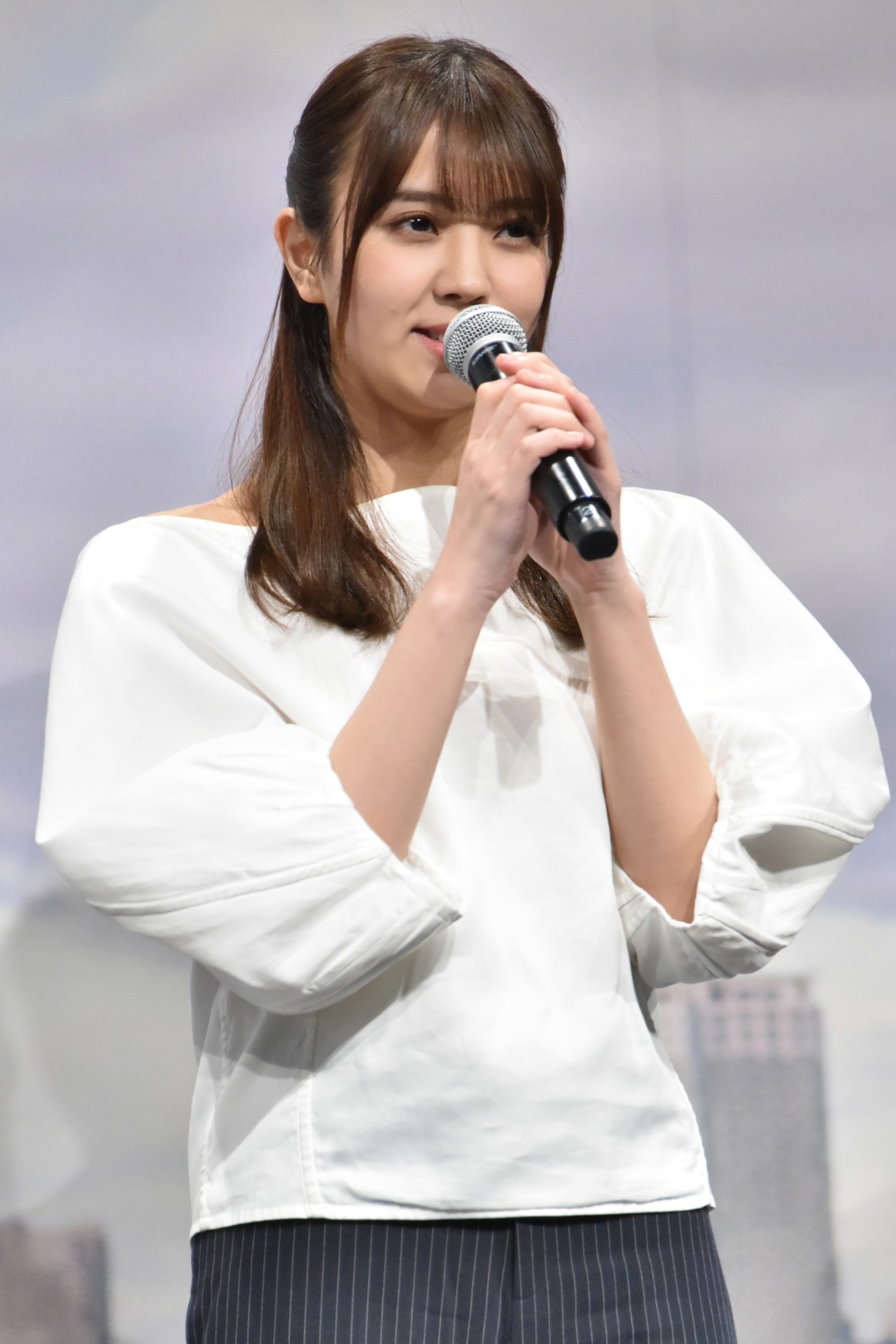 小林由依