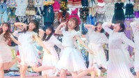 AKB48「ジワるDAYS」ミュージックビデオのワンシーン。