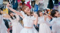 AKB48「ジワるDAYS」ミュージックビデオのワンシーン。