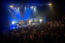 「片平里菜 live 2019『fragment live darling & honey』day2 honey」の様子。（撮影：ヤオタケシ）