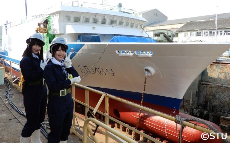 左から藤原あずさ、矢野帆夏。