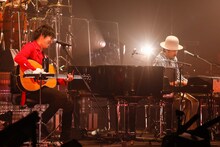 スキマスイッチ「SUKIMASWITCH 15th Anniversary Special at YOKOHAMA ARENA ～Reversible～」の様子。