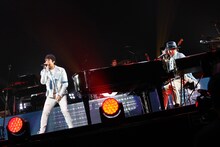 スキマスイッチ「SUKIMASWITCH 15th Anniversary Special at YOKOHAMA ARENA ～Reversible～」の様子。