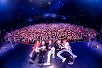 2月24日の東京・Zepp Tokyo公演の様子。（Photo by TAKASHI KONUMA）