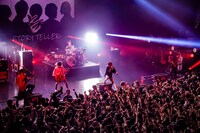 2月24日の東京・Zepp Tokyo公演の様子。（Photo by TAKASHI KONUMA）