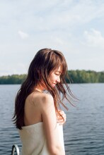 「高山一実写真集 独白」より。（撮影：嶌村吉祥丸）