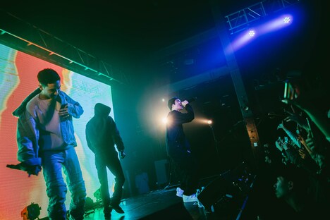 「All in One」披露中のRyohu、IO、KEIJU。(Photo by takaki iwata)