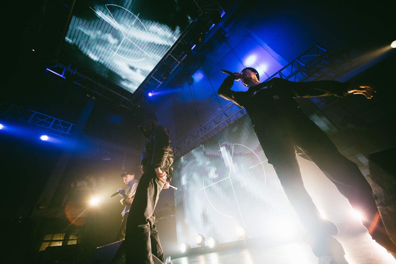 「Till I Die」披露中の様子。（Photo by takaki iwata）