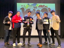 左から山田二郎役の石谷春貴、山田一郎役の木村昴、Zeebra、神宮寺寂雷役の速水奨、伊弉冉一二三役の木島隆一、観音坂独歩役の伊東健人。