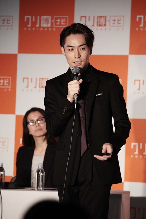 講演を行うEXILE TETSUYA。