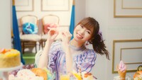 AKB48「私だってアイドル！」ミュージックビデオのワンシーン。(c)AKS / キングレコード