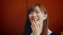 AKB48「私だってアイドル！」ミュージックビデオのワンシーン。(c)AKS / キングレコード