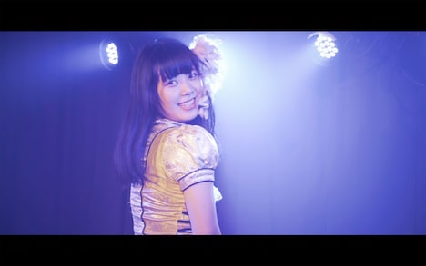 眉村ちあき「荻窪選手権」ミュージックビデオより。