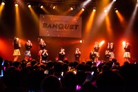 「ラーメン大好き小泉さんの唄」でコラボするでんぱ組.incとこぶしファクトリー。（撮影：曽我美芽）