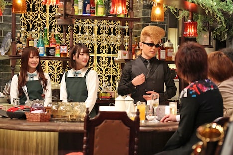 「深夜喫茶スジガネーゼ」公開収録の様子。(c)フジテレビ