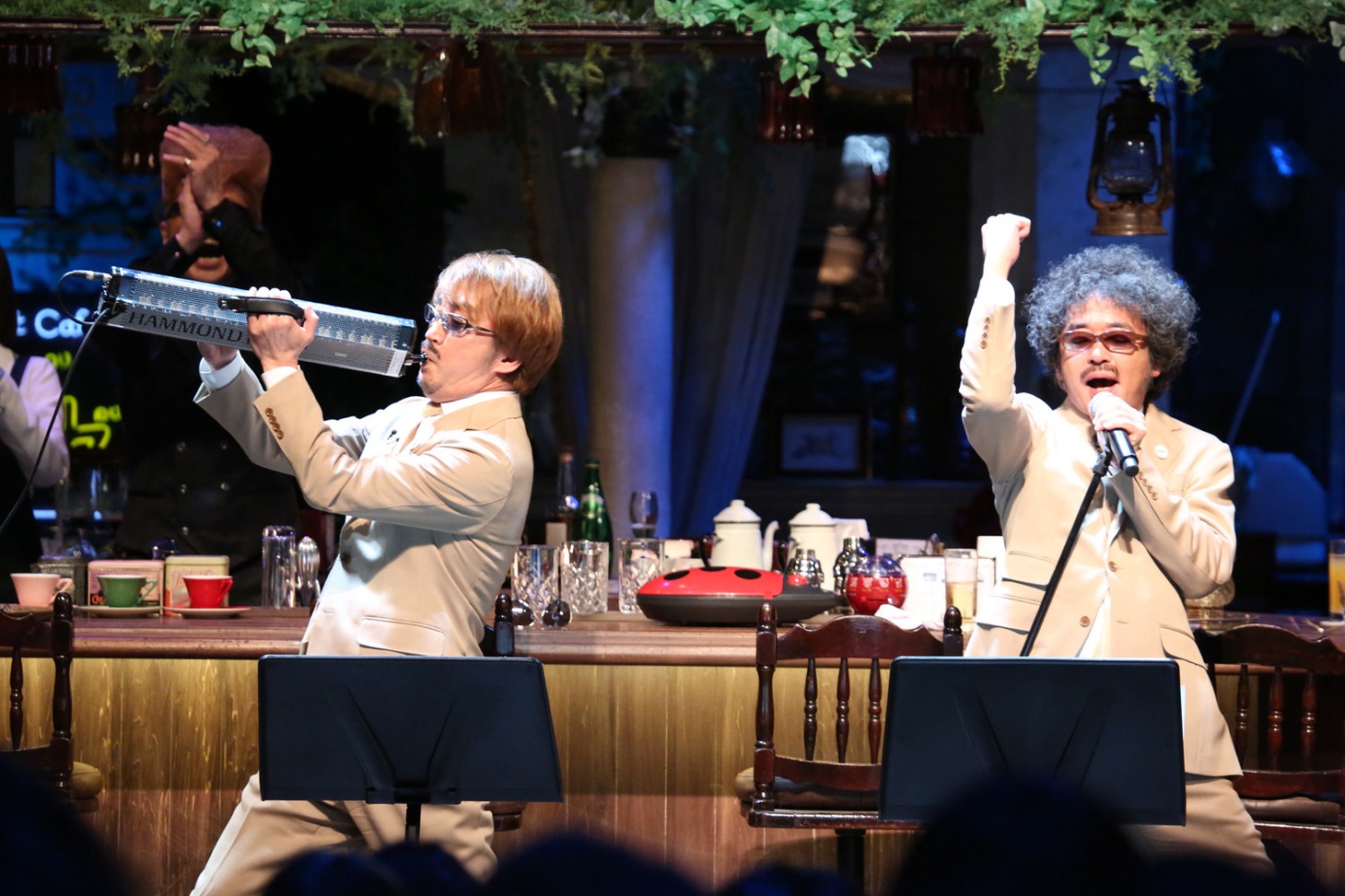 「深夜喫茶スジガネーゼ」公開収録の様子。(c)フジテレビ