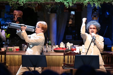 「深夜喫茶スジガネーゼ」公開収録の様子。(c)フジテレビ