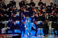 「Scary Beauty」演奏の様子。