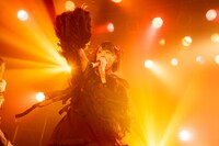 平澤芽衣（THERE THERE THERES）（撮影：稲垣謙一）