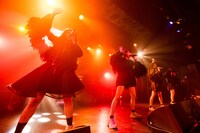 THERE THERE THERES（撮影：稲垣謙一）