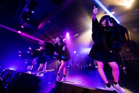 THERE THERE THERES（撮影：稲垣謙一）