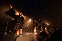 THERE THERE THERES（撮影：稲垣謙一）