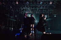 THERE THERE THERES（撮影：稲垣謙一）