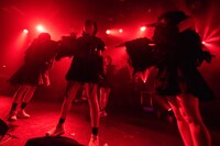 THERE THERE THERES（撮影：稲垣謙一）