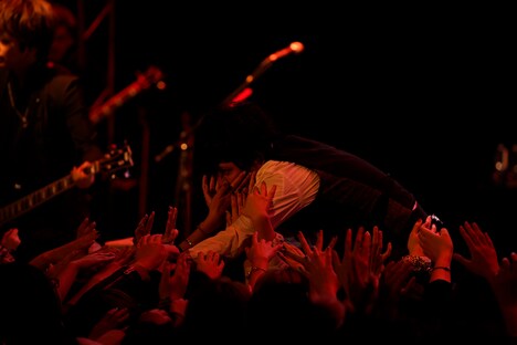 「SID 15th Anniversary ASIA TOUR "THE PLACE WHERE WE LOVE MOST 2019"」の様子。