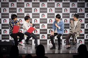 左から寺島拓篤、阿部敦、吉田結威(G, Vo)、山田義孝(Vo)。(撮影:星野耕作)