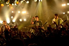 MONOEYES（撮影：半田安政［showcase］）