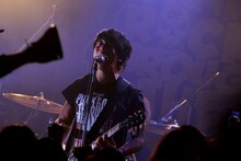 細美武士（Vo, G / MONOEYES）（撮影：半田安政［showcase］）