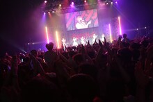 「妄想キャリブレーション LAST TOUR 2018/19 ～HOME～」の様子。撮影：チェリーマン）