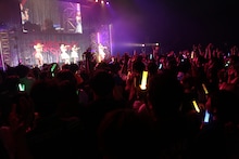 「妄想キャリブレーション LAST TOUR 2018/19 ～HOME～」の様子。撮影：チェリーマン）